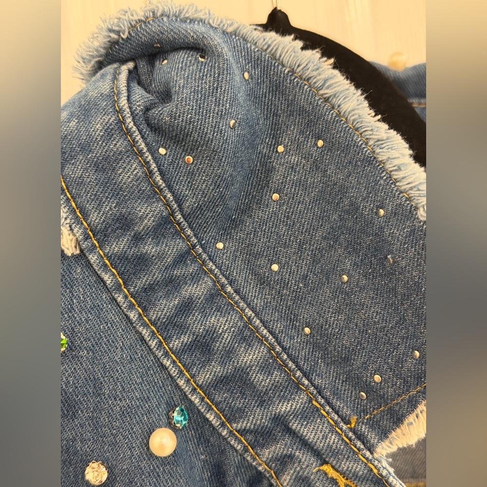 Embellished Blue Jean jacket
New without tags - Picture 7 of 10
